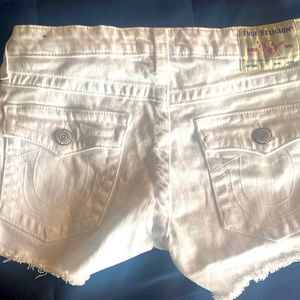 Women’s white Shorts never used new without tag